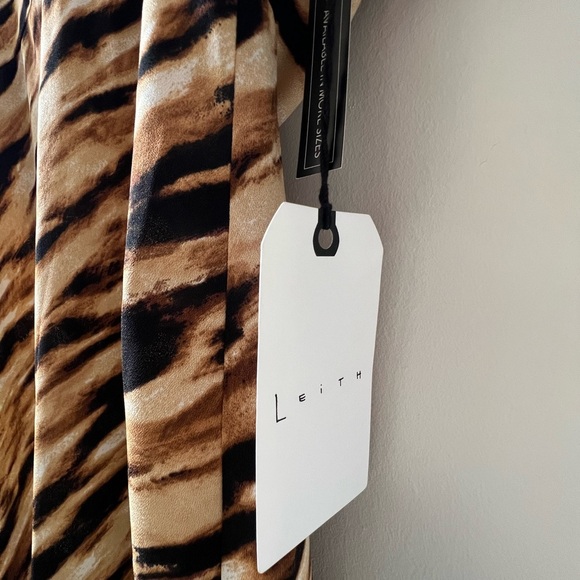 Leith V-Neck Dress NWT XS - Picture 3 of 5